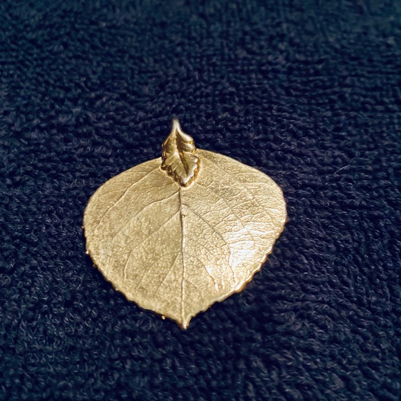 Gold Leaf 🍁 charm